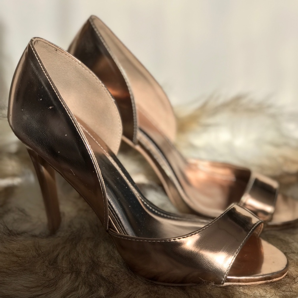 NEW/never worn Qupid Rose Gold Peep-toe Heels